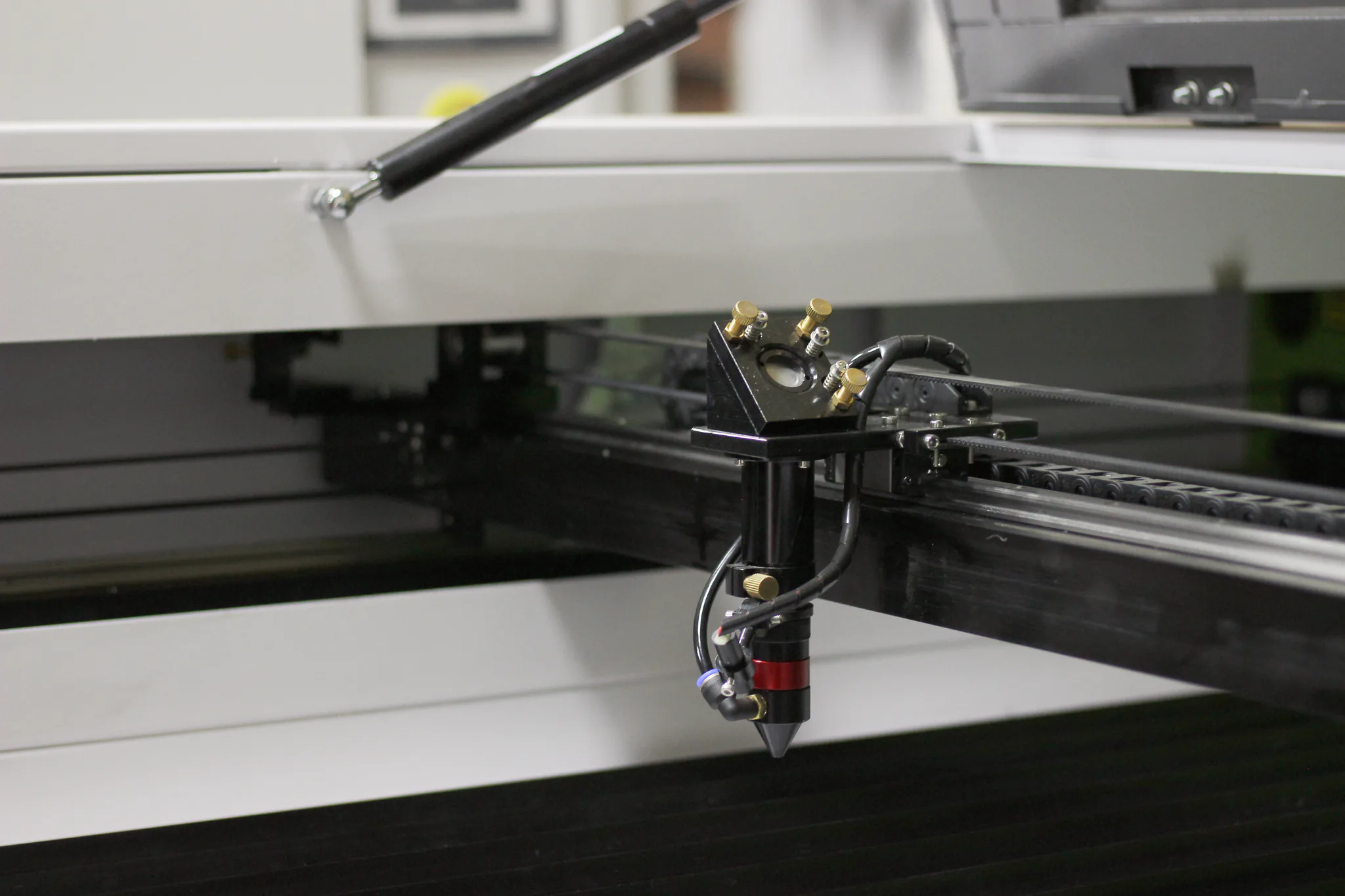 Лазерный станок CO2 с ЧПУ | 1600x1000 | 130 Вт | Ruida фото 2