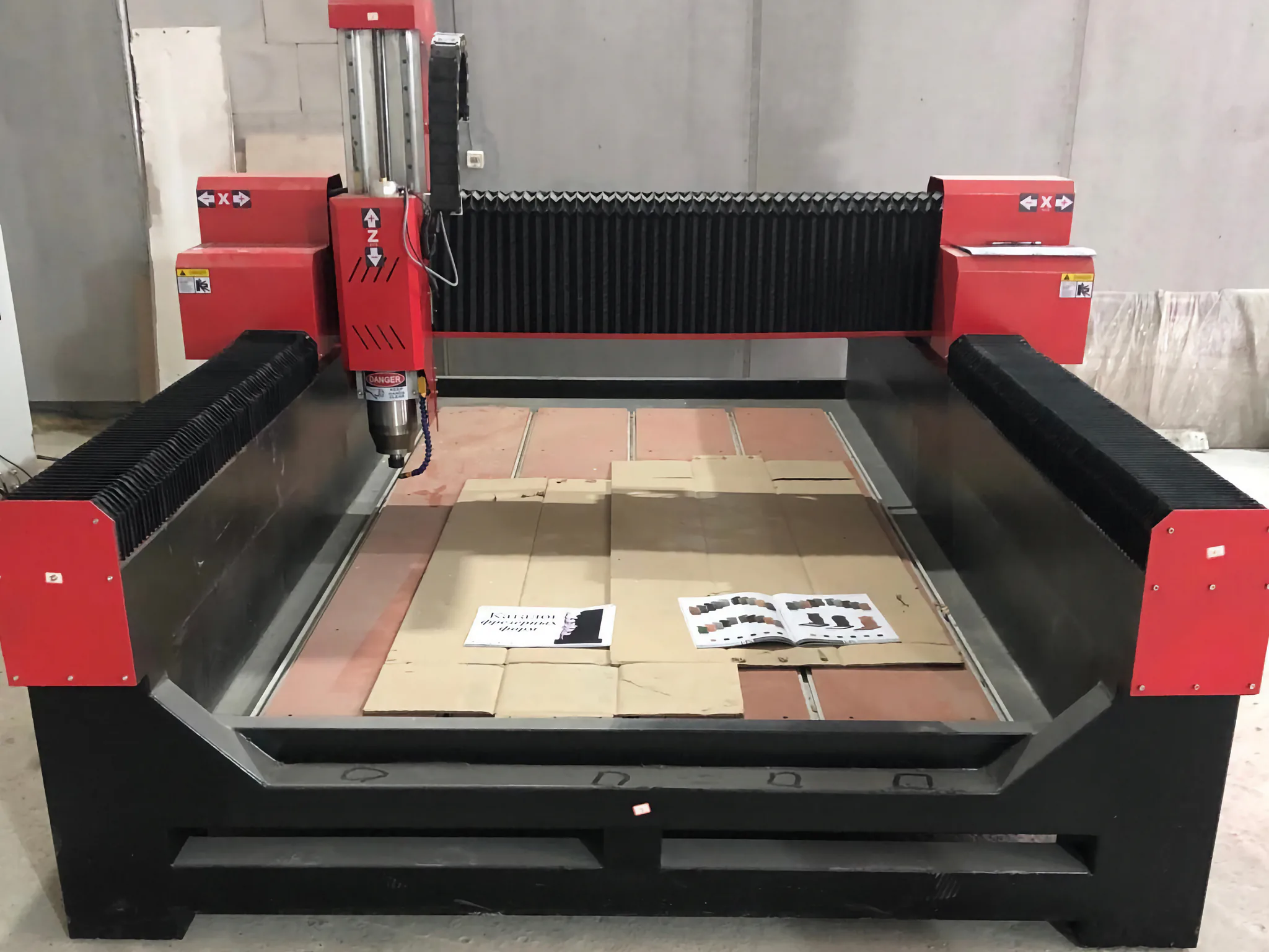 Фрезерный станок с ЧПУ по камню | 1300x2500x400 | 3 кВт | Inectra 