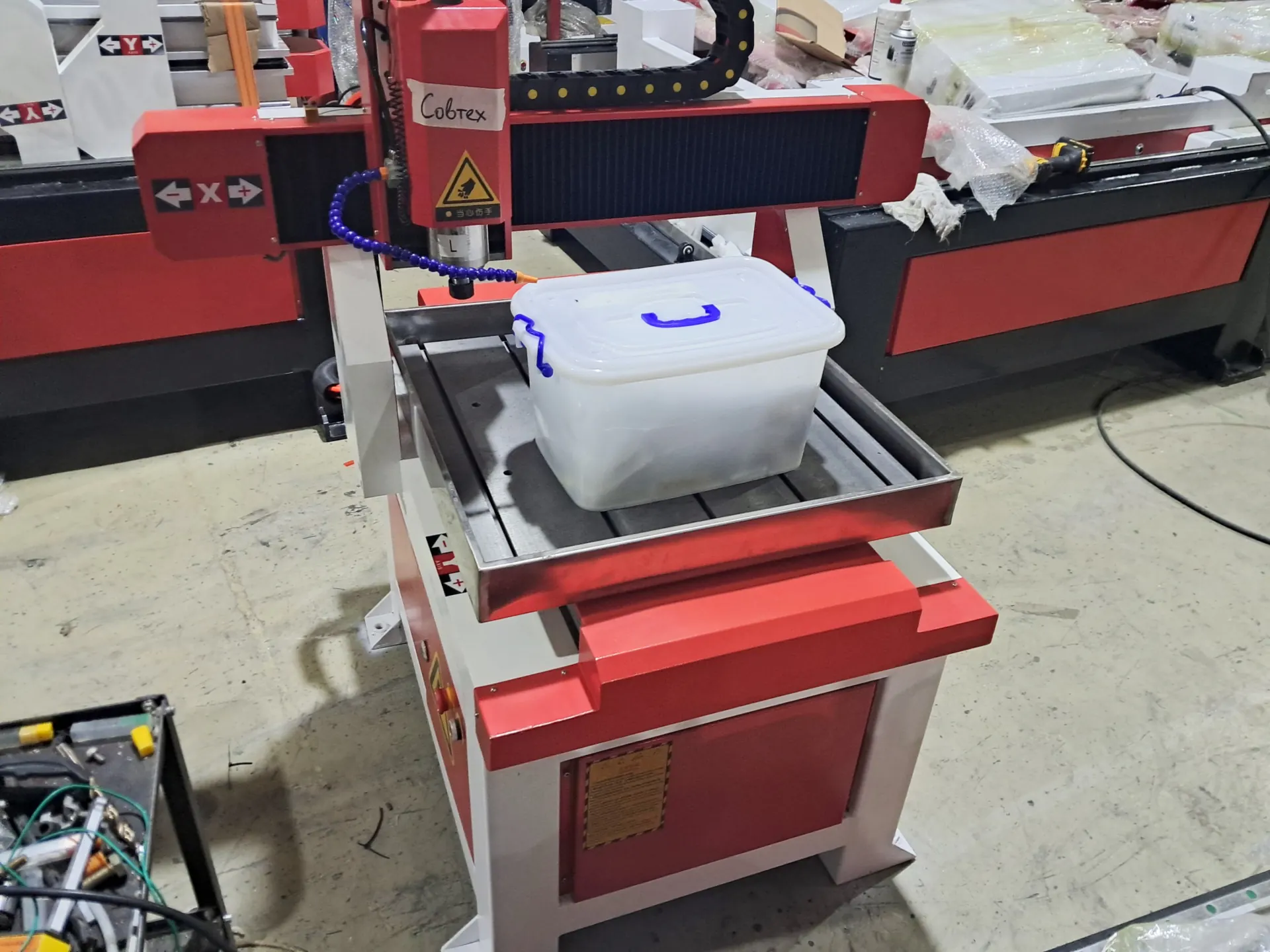 Фрезерный станок с подачей СОЖ | 600x600x200 | 2,2 кВт | Inectra фото 2