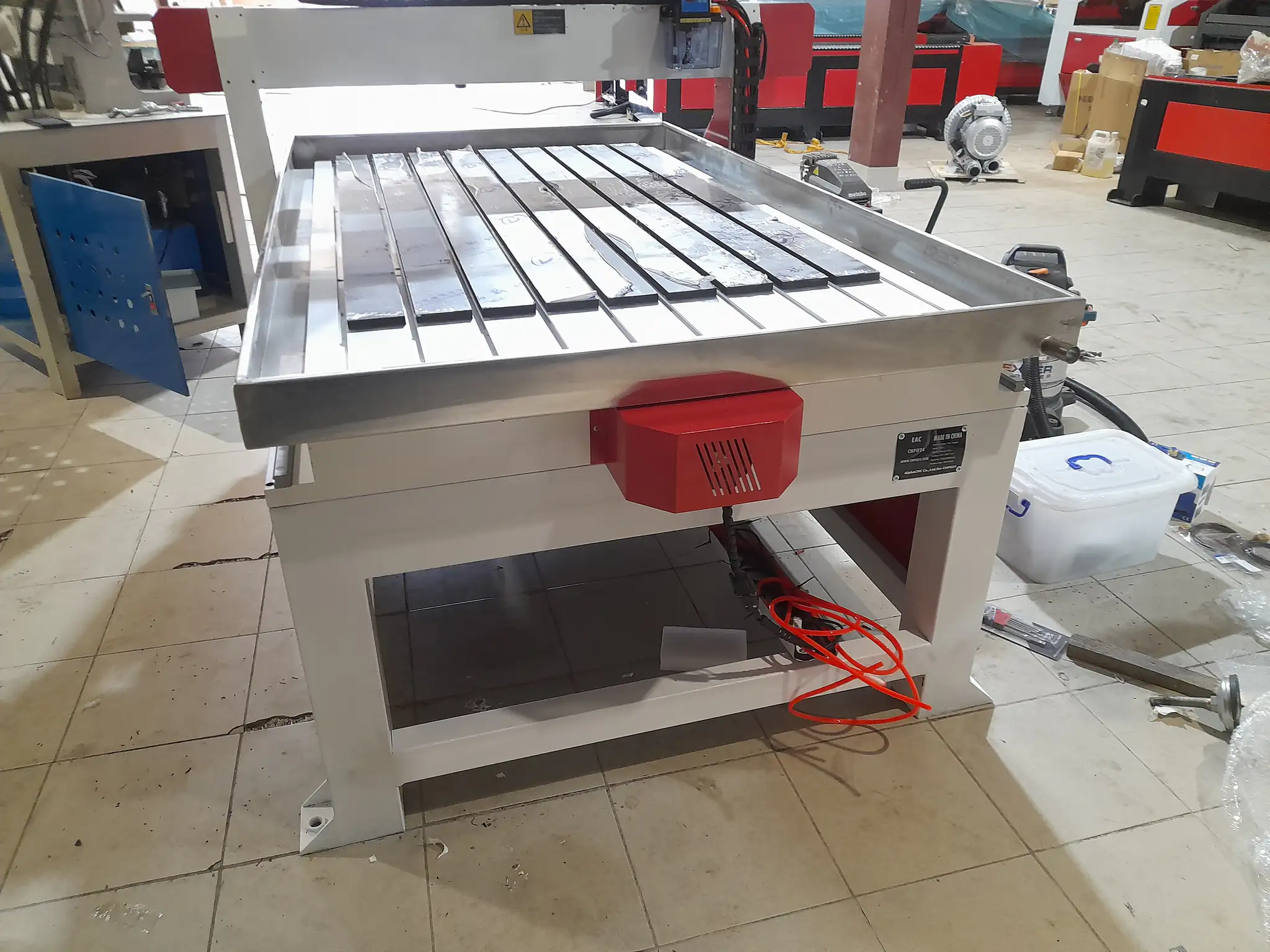 Фрезерный станок с подачей СОЖ | 900x1500x200 | 2,2 кВт | Inectra фото 5